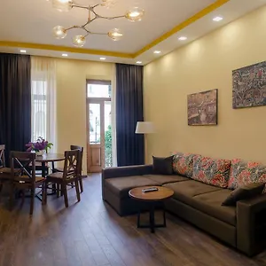  شقة Home@97 On Aghmashenebeli Avenue